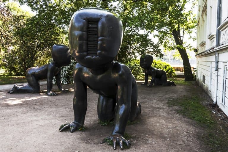 10 Creepy Statues That Will Scare the Pants of You
