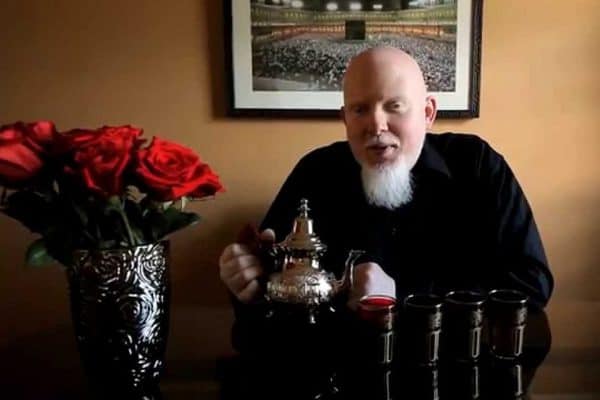 10 Famous Albino People