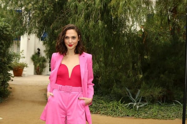 12 Hot Brunettes From the Entertainment World