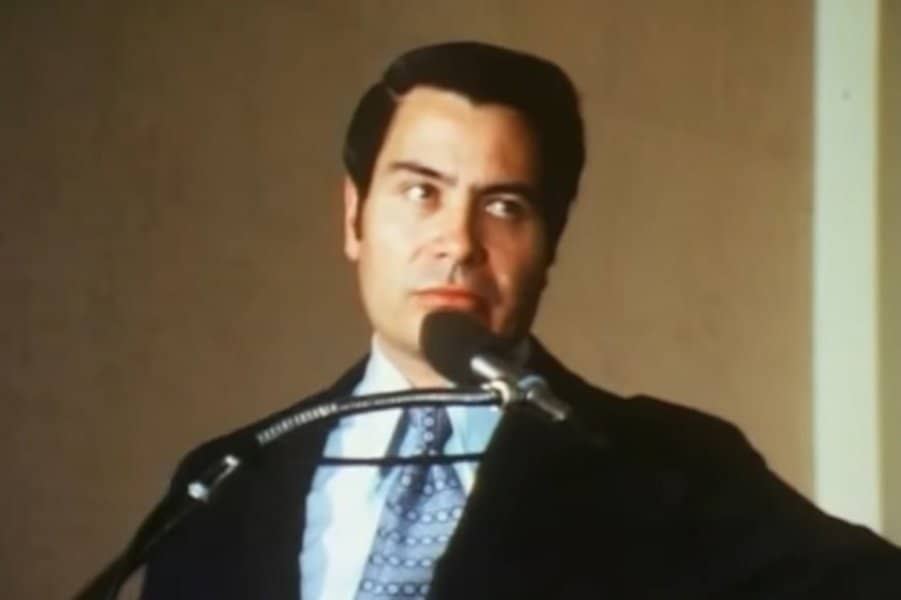 15 Famous Cult Leaders From Around the World