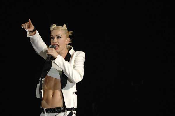 Gwen,Stefani,On,Stage,For,No,Doubt,In,Concert,,Gibson