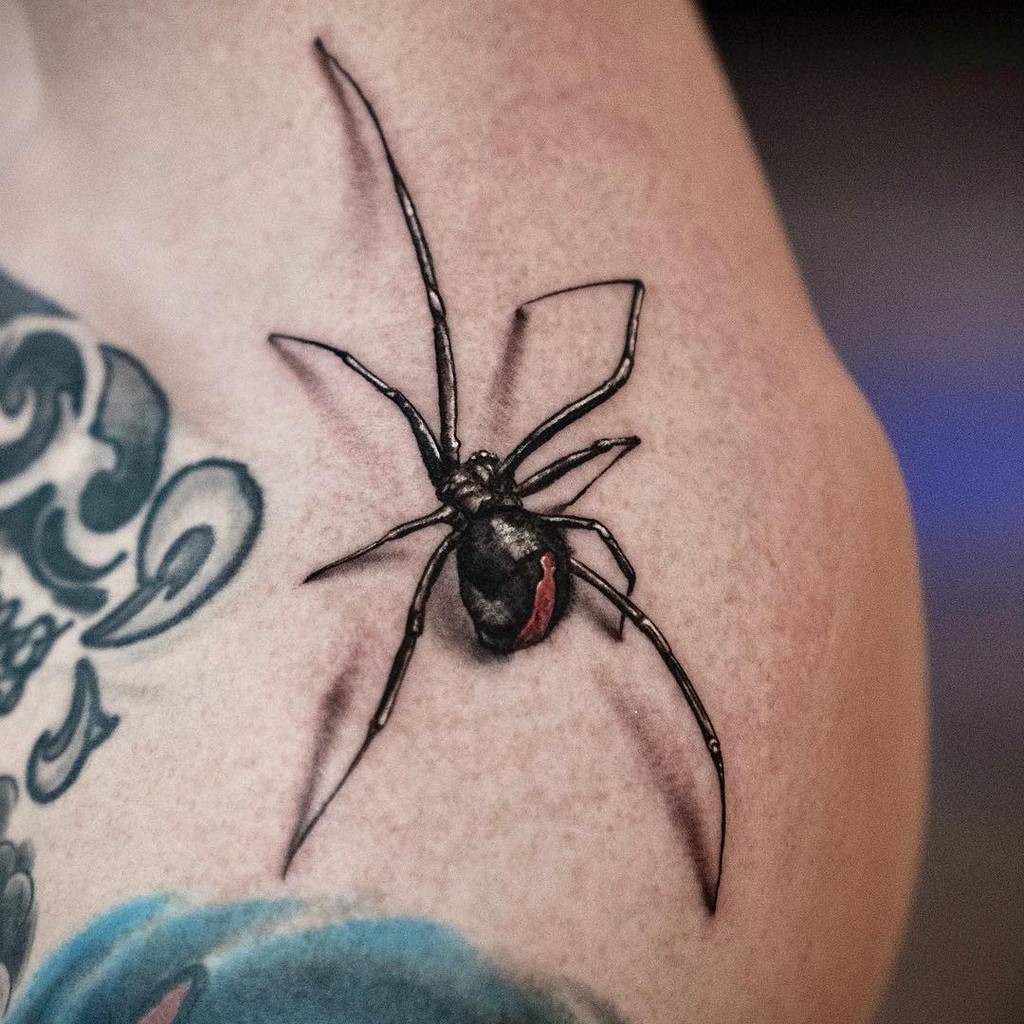 3D Spider Shoulder Tattoo erasolte