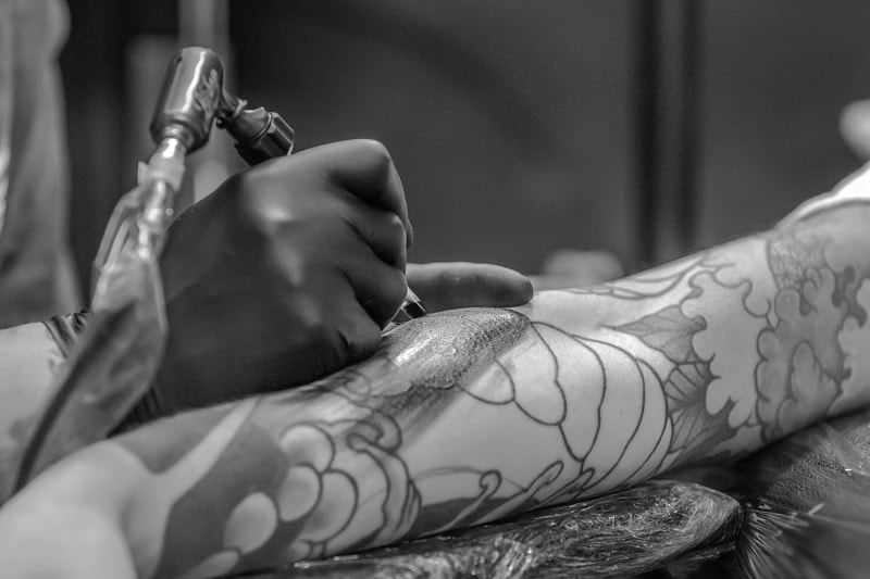 9 Best Tattoo Numbing Creams, Sprays, and Gels in 2020