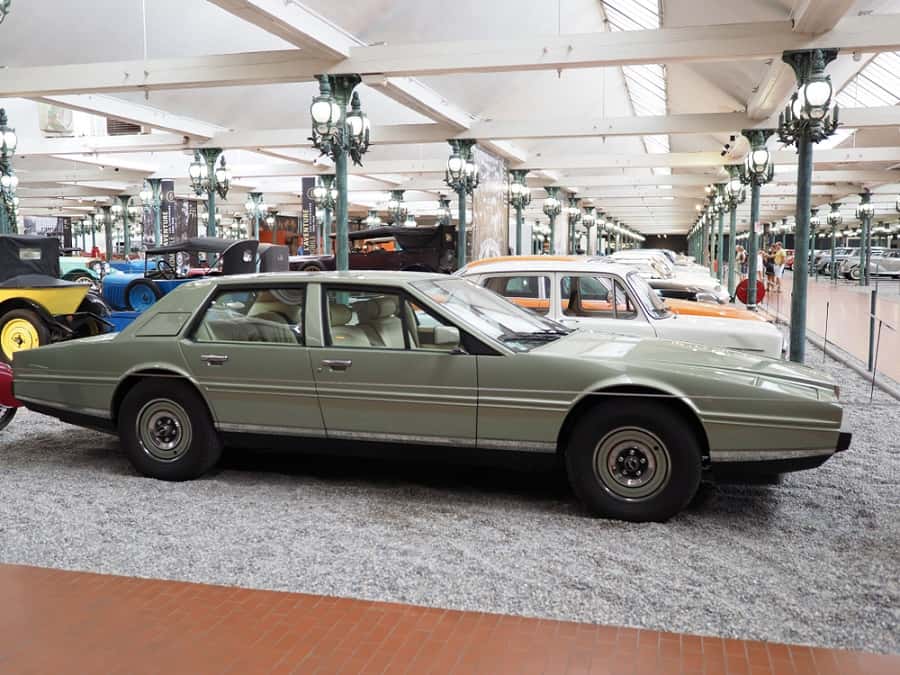 Aston Martin Lagonda Series 2
