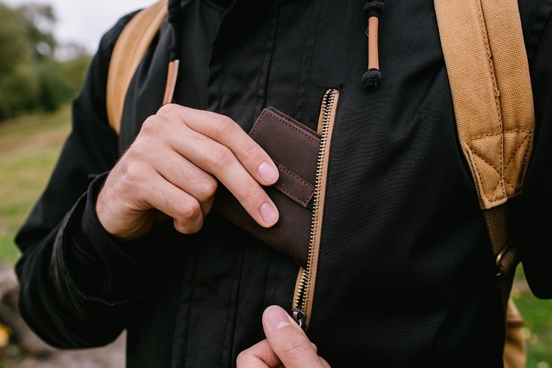 Backpacking-Hack-Use-Your-Pockets