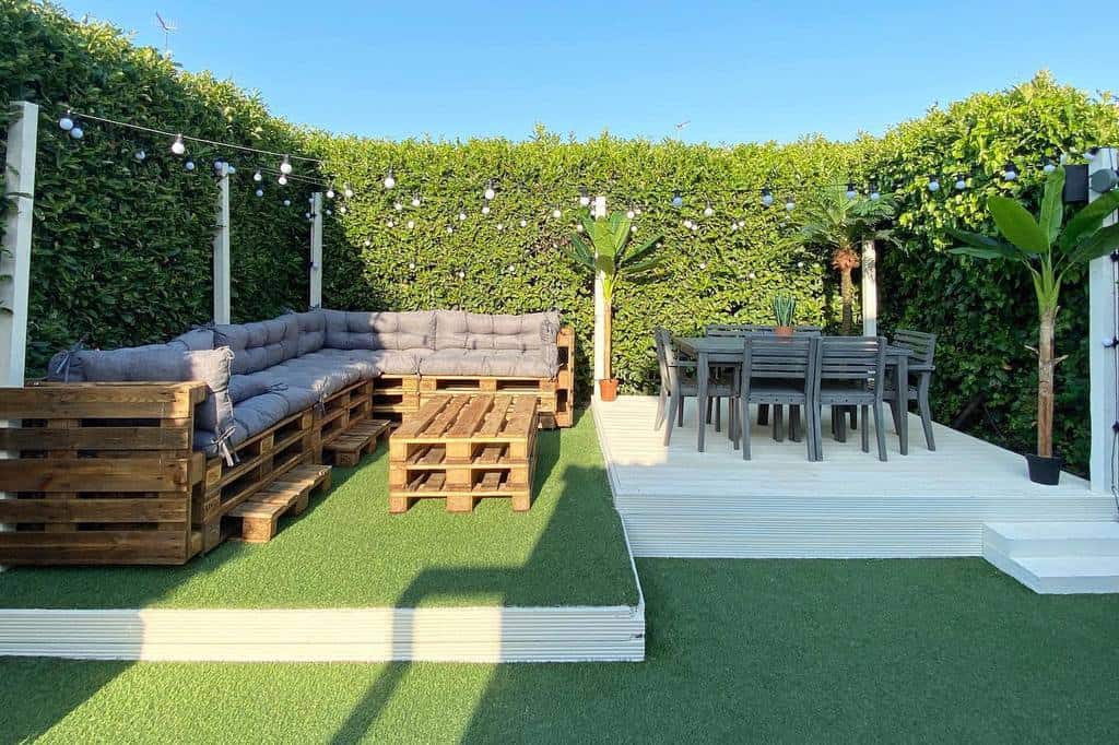 large outdoor deck fake grass pallet furniture