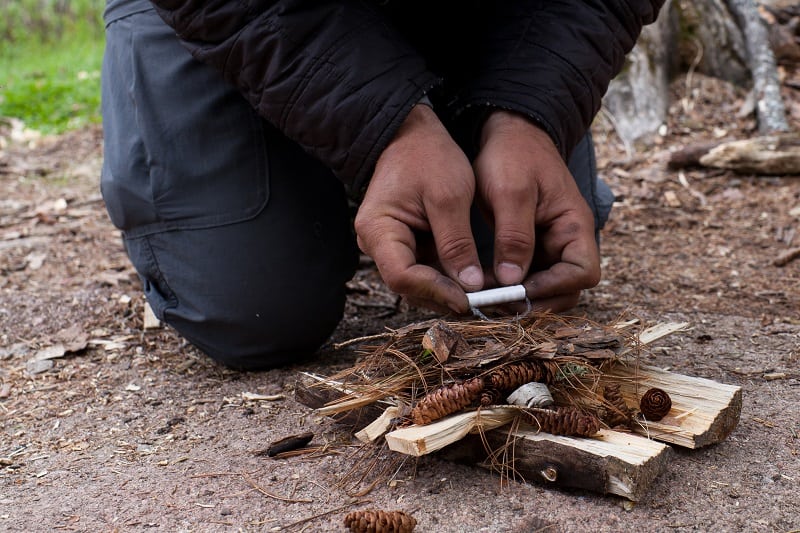 Battery-and-Steel-Wool-Fire-Starting-Method