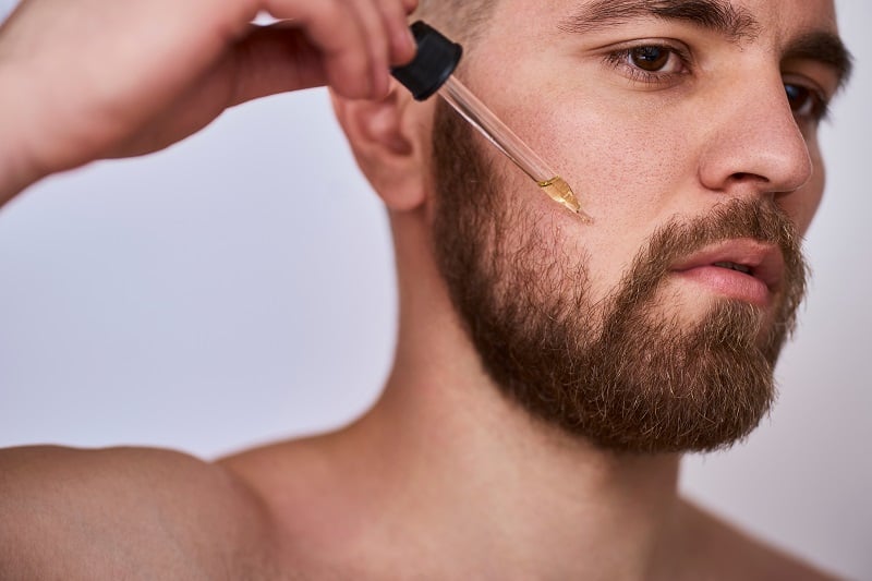 Beard-Oil-How-To-Get-Flake-Free-Beard-Dandruff-101