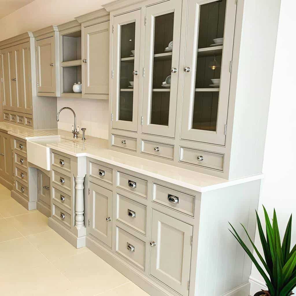 white elegant kitchen cabinet