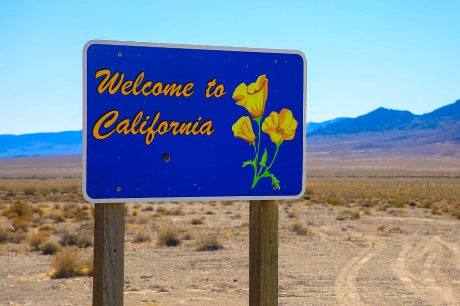 California Welcome Sign