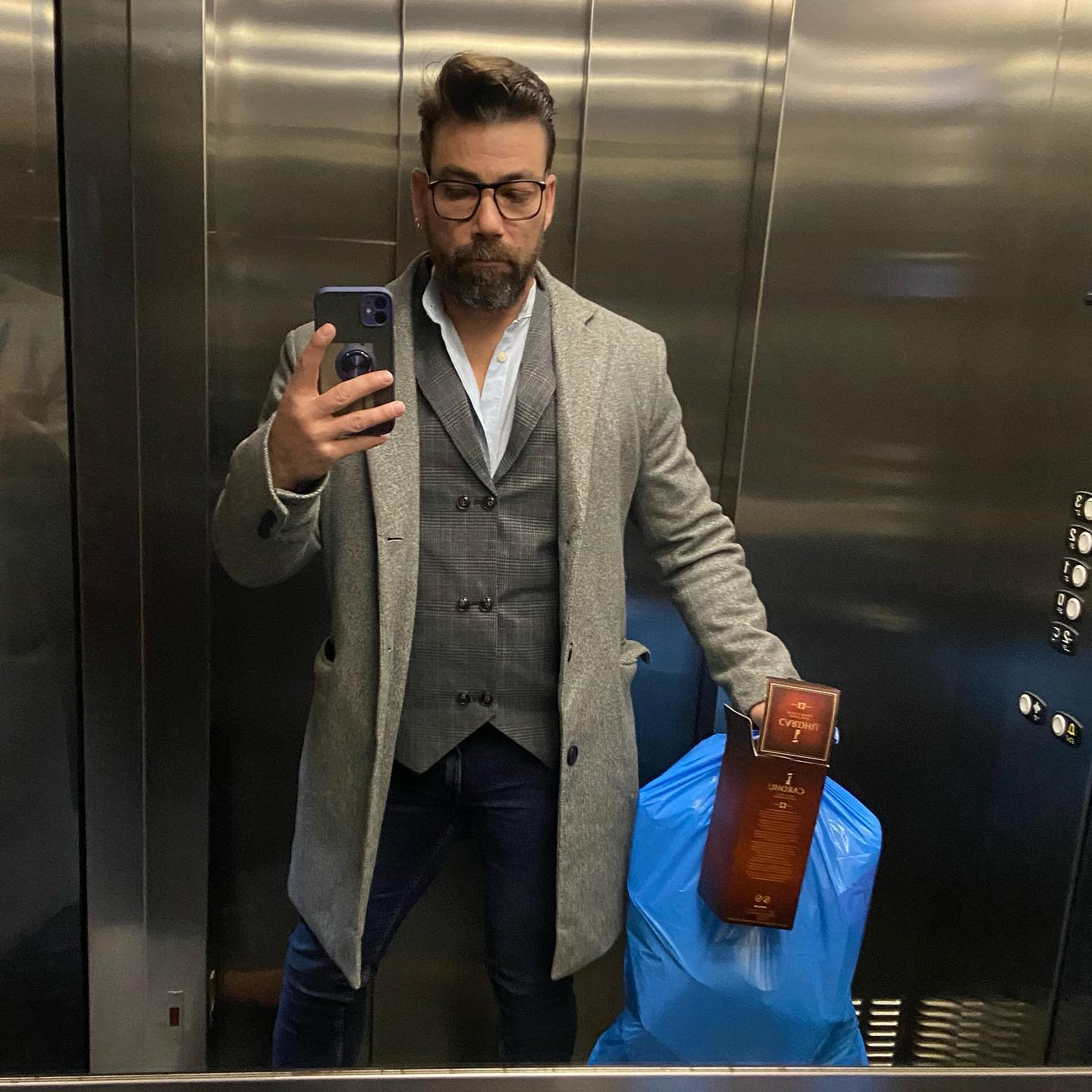 Grey Chesterfield Coat -senior_spartanus