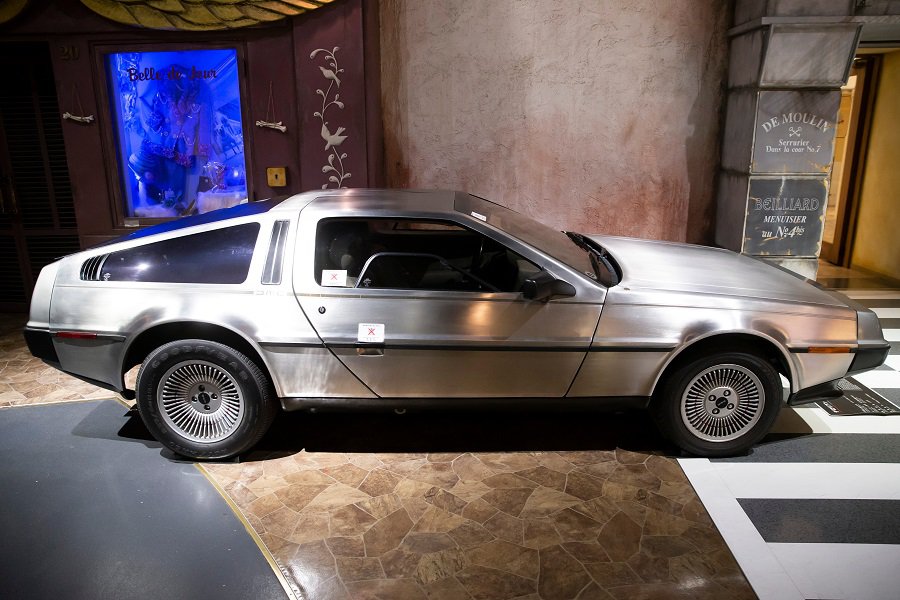 DeLorean DMC-12