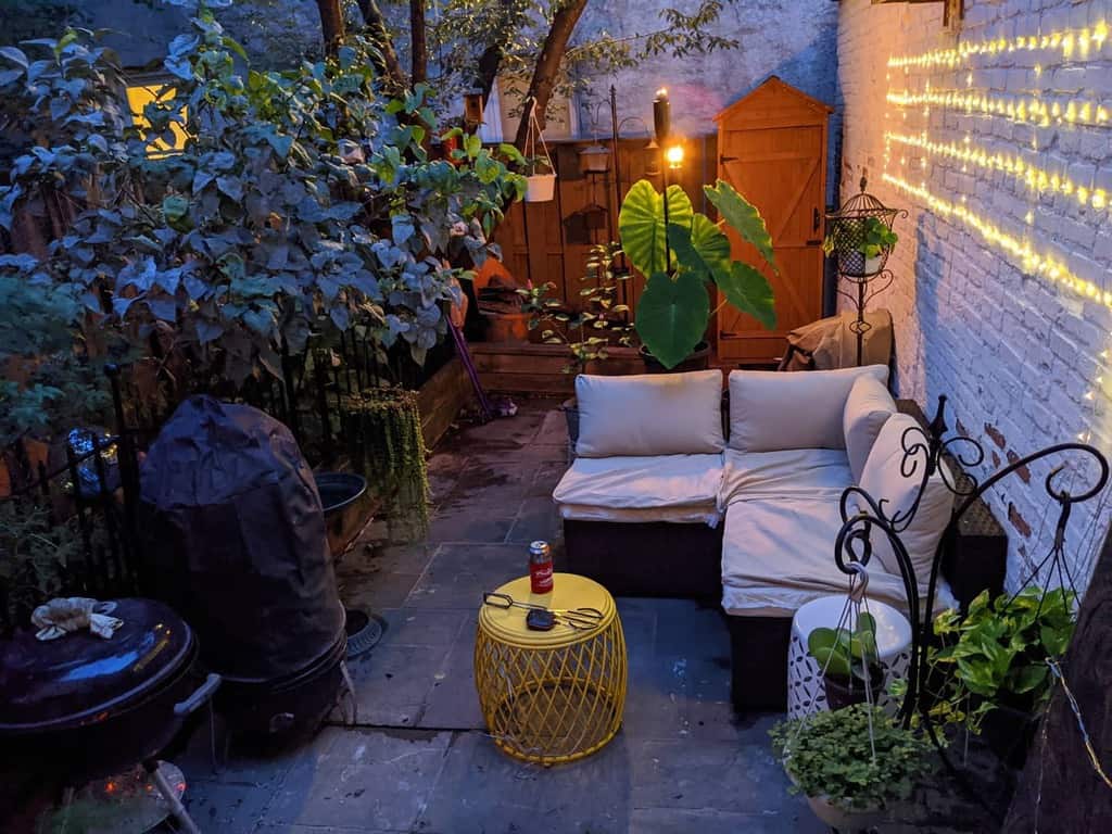 small corner patio design 