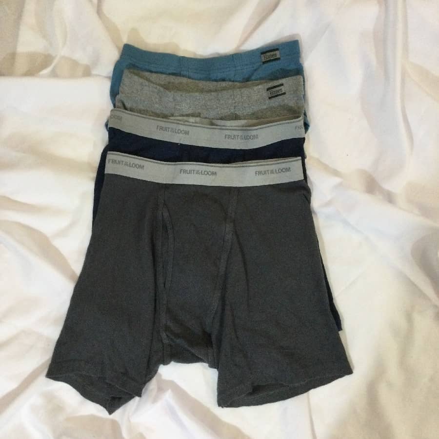 Differences Between Hanes and Fruit of the Loom