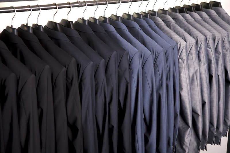 Differences-Between-a-Blazer-and-Suit-Jacket