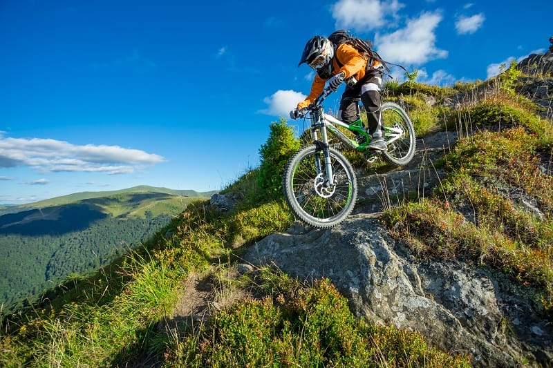 Downhill-Mountain-Biking-Extreme-Sports-Ever-Man-Needs-to-Experience