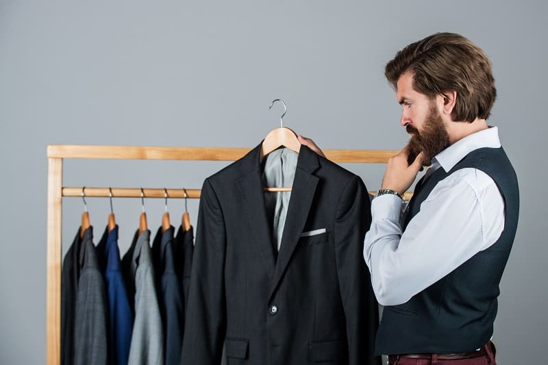 Fabric-Tuxedo-vs.-Suit