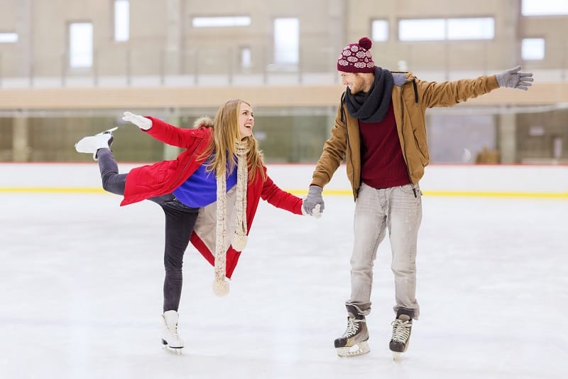Ice-Skating-Best-Hobbies-For-Couples
