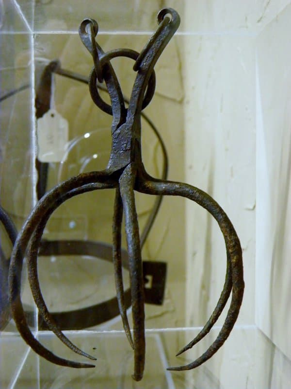 Iron Spider Metal Device