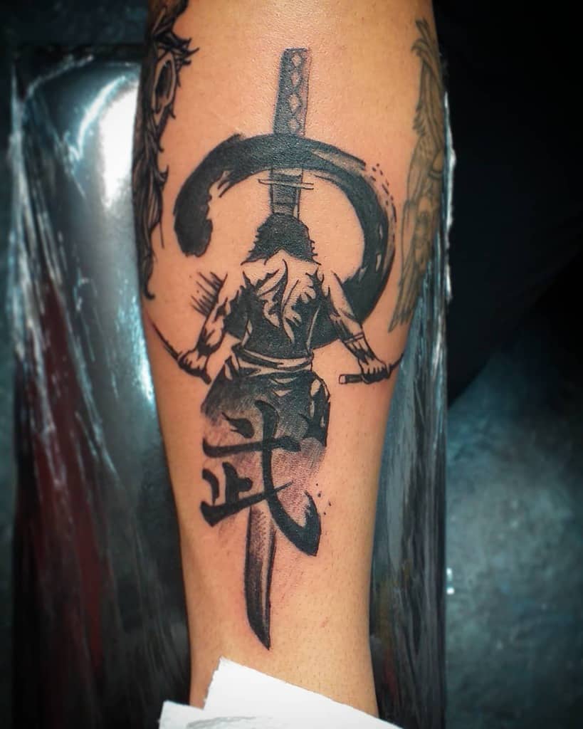 Bold Japanese Ronin tattoo on the forearm, showcasing a samurai figure with a katana, surrounded by a brushstroke circle and kanji symbol