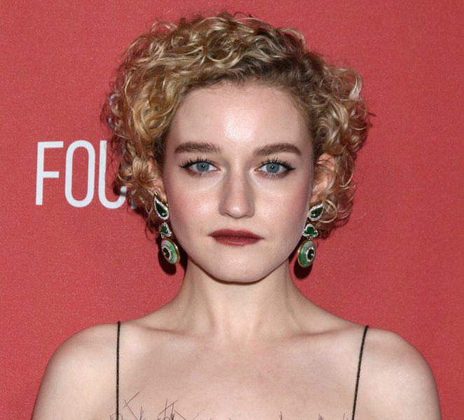 Julia Garner