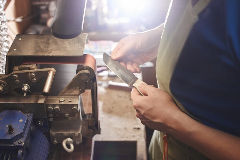 Knife-Making-Hobbies-For-Men