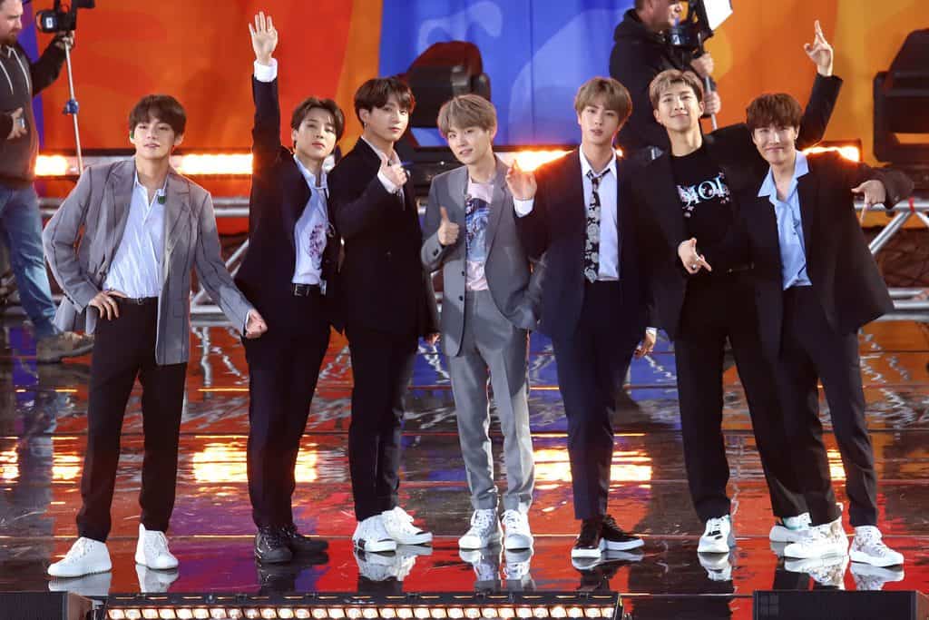 Kpop Supergroup BTS Jungkook In Center