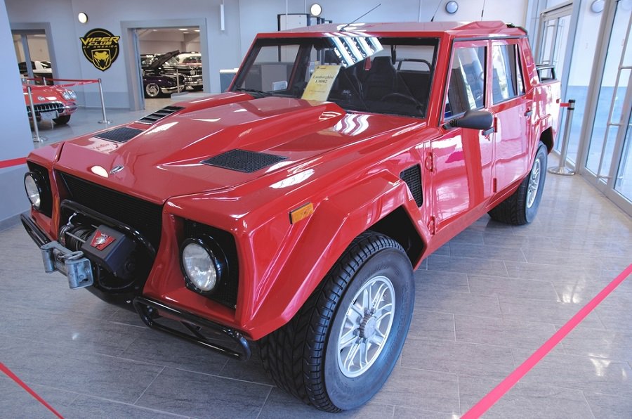 Lamborghini LM002