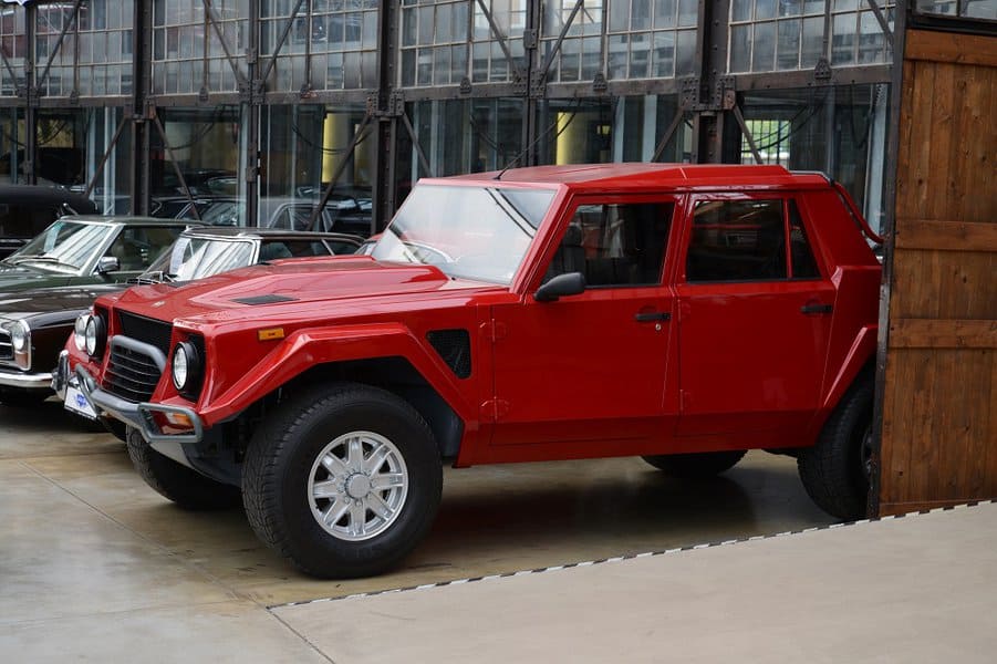 Lamborghini LM002