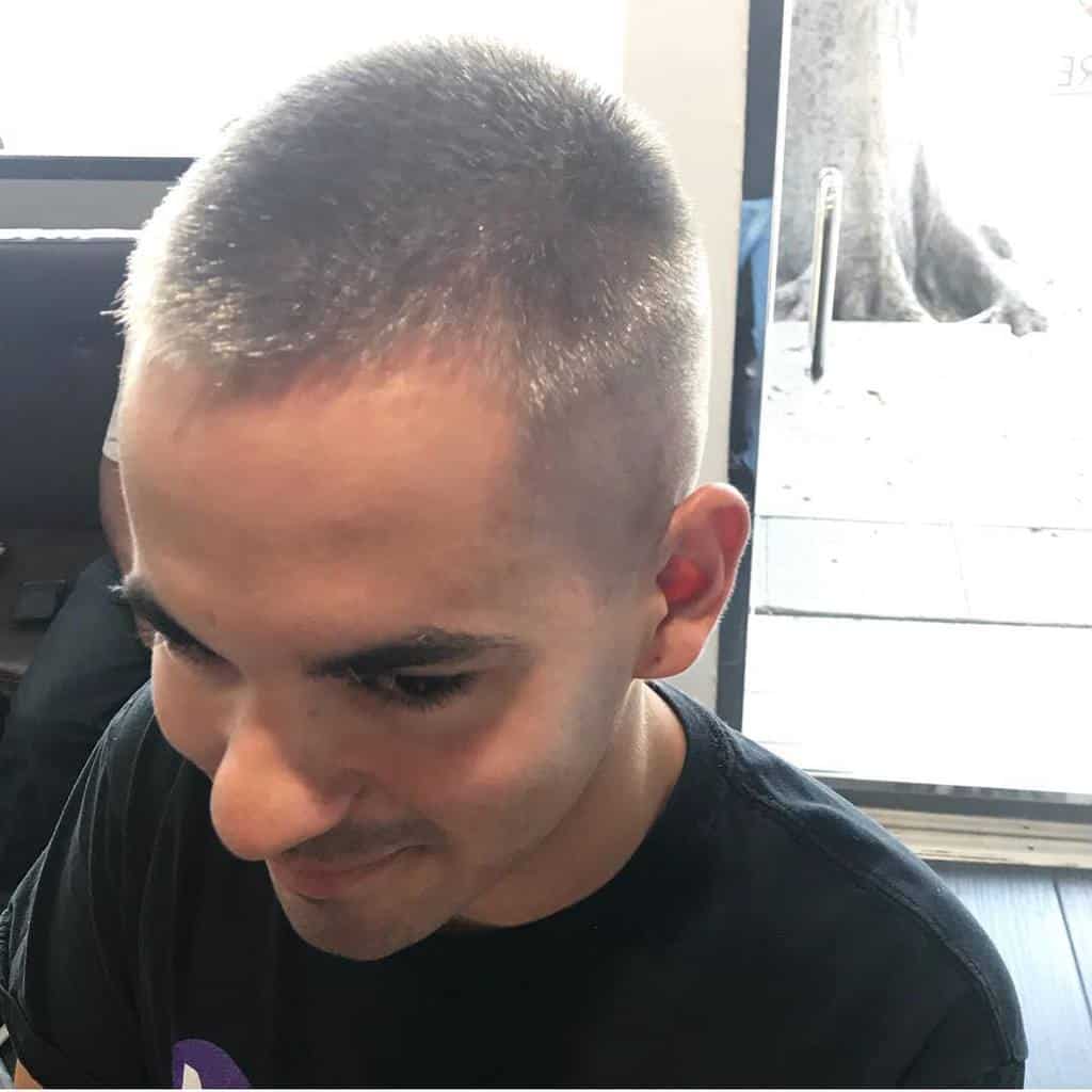 Light Silver Textured Crew Look For Guys Who Don’t Want Bold Gray Hairstyles