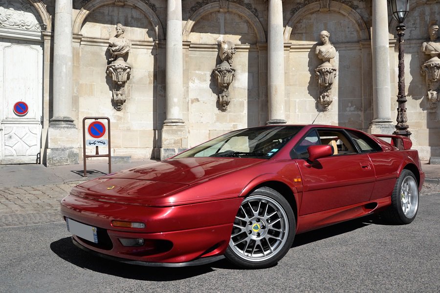 Lotus Esprit V8