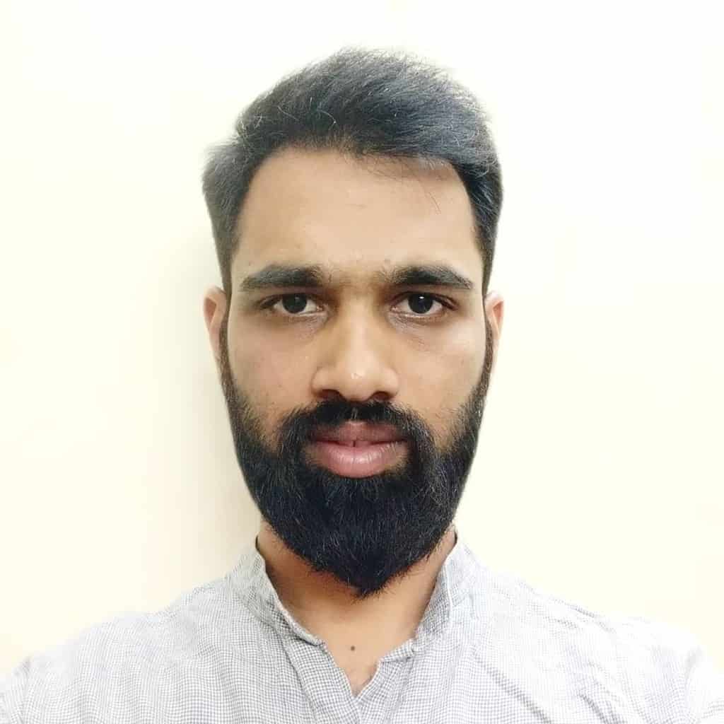 Medium Length Ducktail Beard