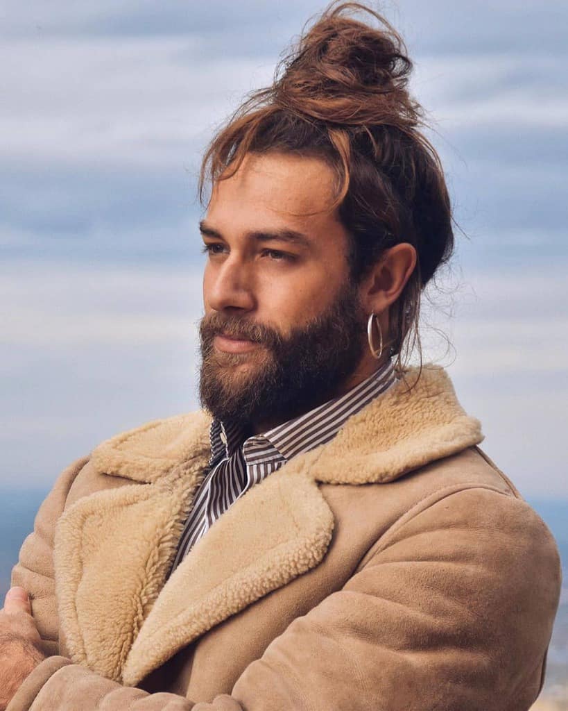 Men’s Ponytail Man bun Hairstyle