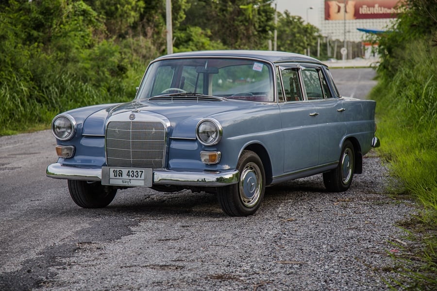 Mercedes Benz W110