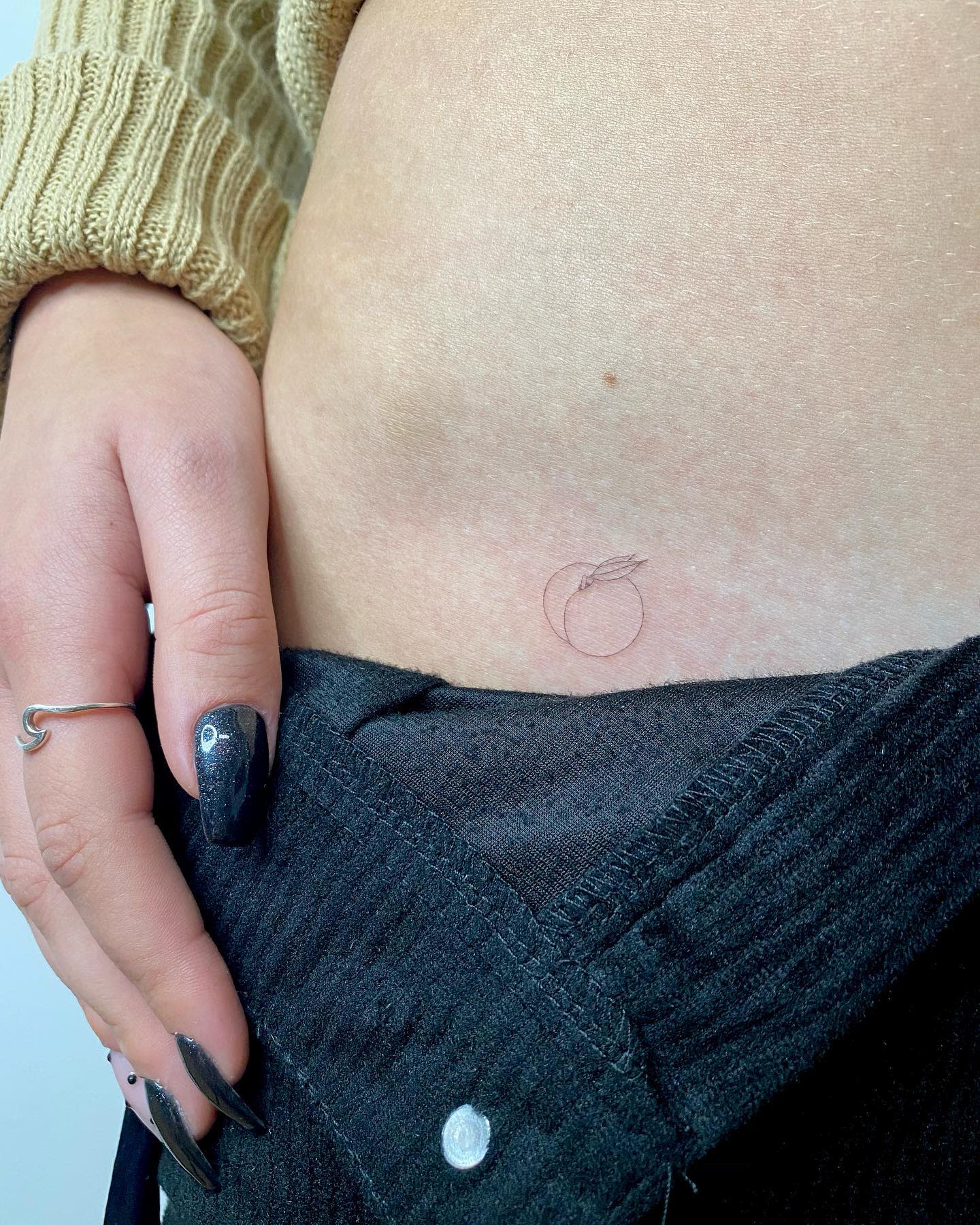 Simple Micro Tattoos -claudius_loucura_tattoo