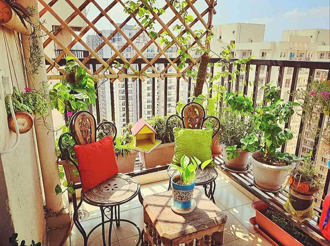 small balcony patio