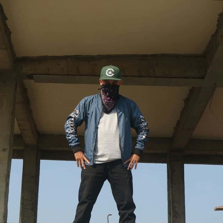 Paisley & Bandana Prints 90s Hip Hop Fashion -c