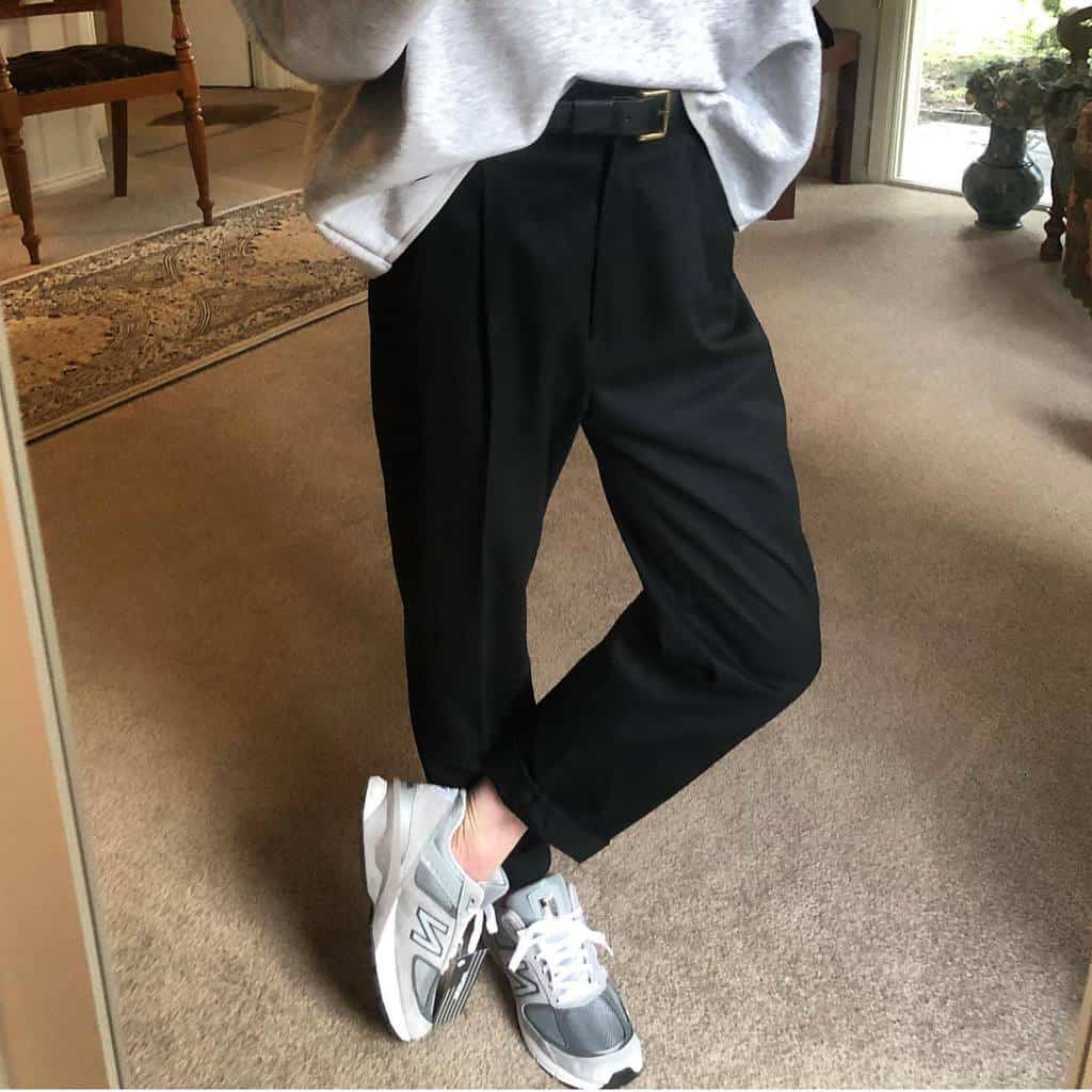 Pleated pants for men