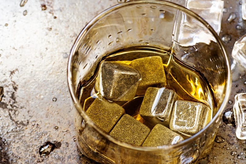 Practicality-of-Whiskey-Stones-and-Ice