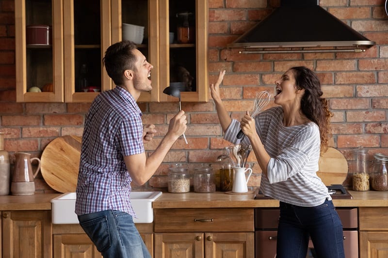 Practice-Being-Funny-To-Make-a-Woman-Laugh