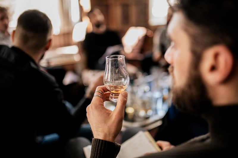 Scotch-Tasting-Hobbies-For-Men