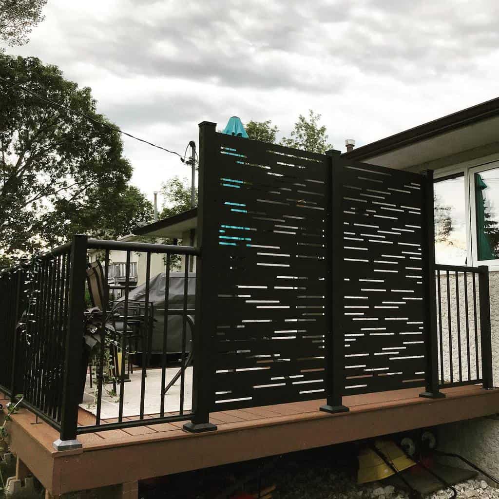 screen deck privacy fence