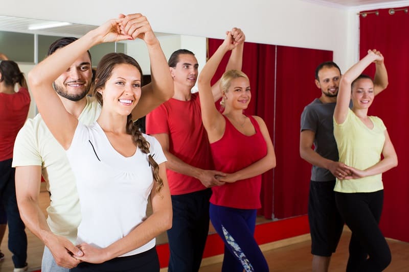 Sign-Pp-for-a-Salsa-Dance-Class-To-Keep-The-Romance-Alive
