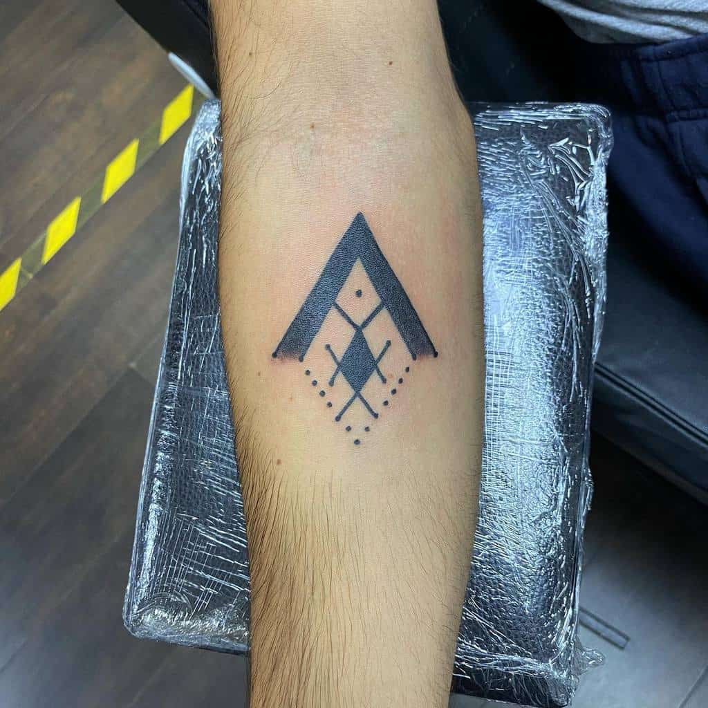 Simple Geometric Tattoo for Men nelson.mandalatattoo
