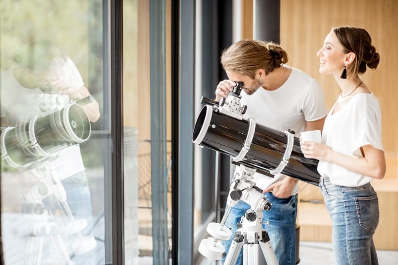 Stargazing-Best-Hobbies-For-Couples