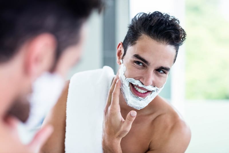 Stretch-Your-Skin-Like-The-Romans-Wet-Shaving-Tip-For-Men