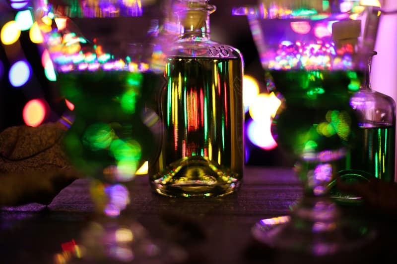 The-10-Best-Absinthe-Brands-to-Try-in-2021