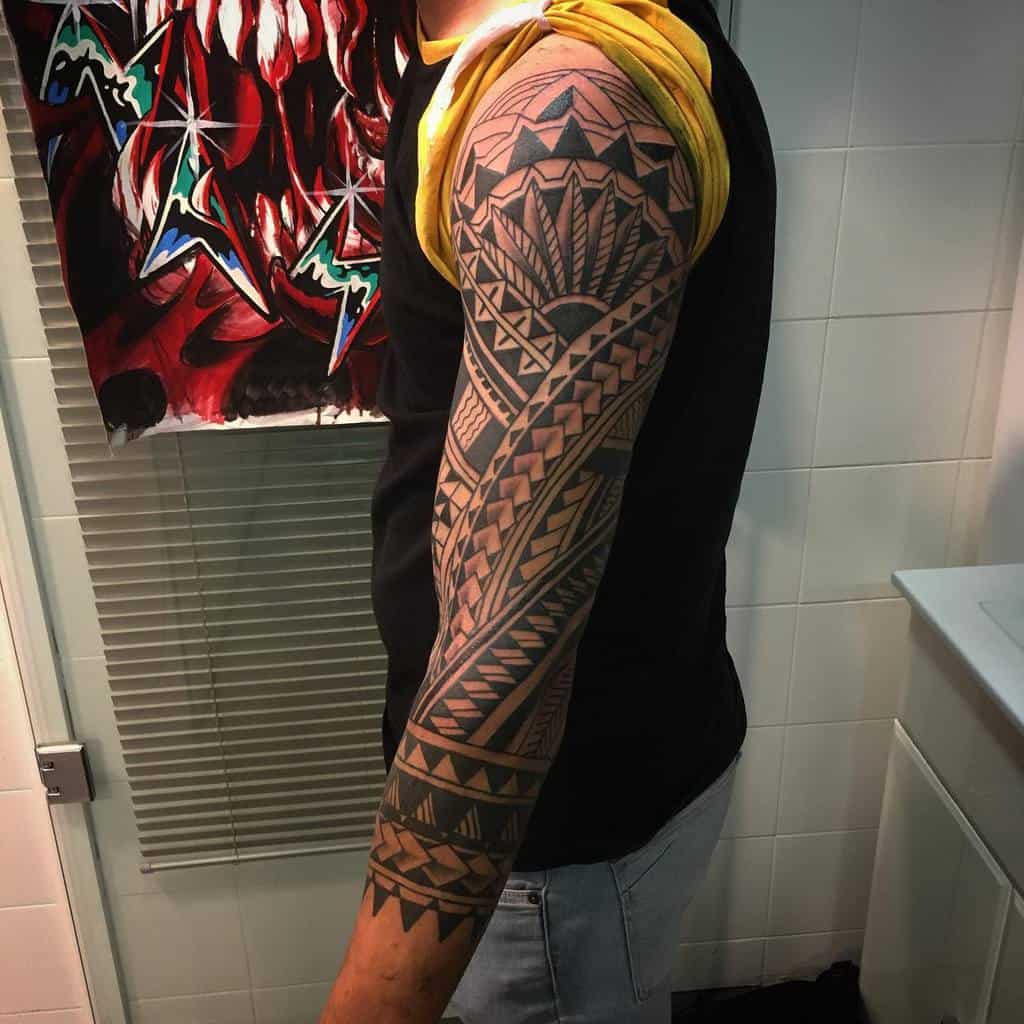 Tribal 34 sleeve tattoo pinastatuaje