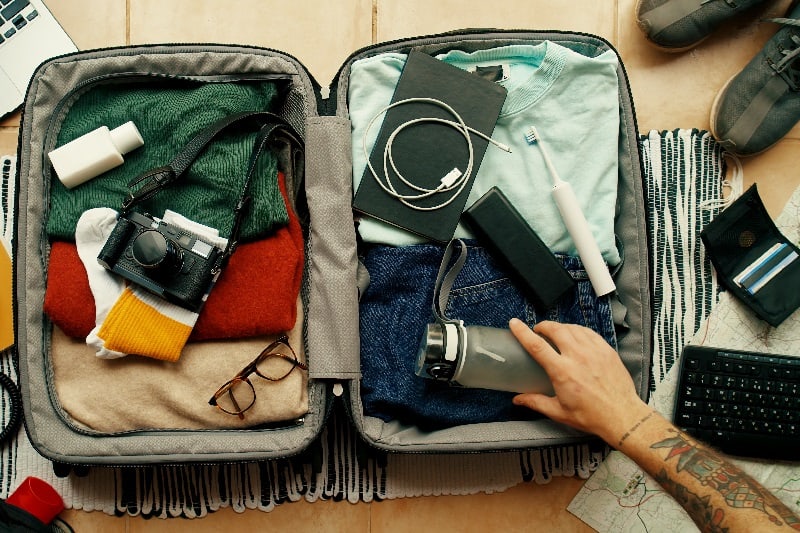 Use-Your-Clothes-as-a-Pillow-For-Backpacking