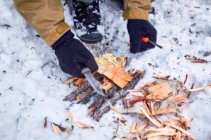 Use-a-Pocket-Knife-to-Break-Down-Some-Kindling